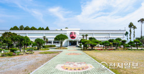 남해군, 국제탈공연예술촌 박물관 개편에 새 이름 조사