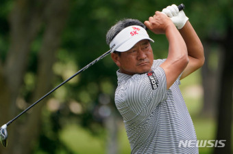 최경주, 시니어 무대도 석권… 한국인 첫 PGA 챔피언스 투어 우승