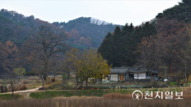 [천지포토] 상당산성 속 고즈넉한 기와집 풍경