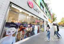 LGU+, 디즈니+ 지원사격 나섰다… 전국 매장에 체험존 오픈