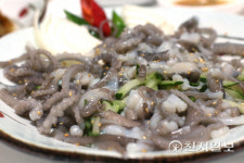 [지역명물] 갯벌 속의 산삼 보성 뻘낙지 쫄깃하고 담백 보양식으로 인기