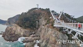 [천지포토] 부산 암남공원 구름다리서 찰칵