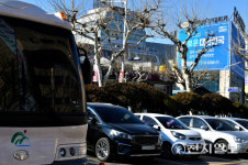 [천지포토] 충북도청 인근 더불어민주당 현수막