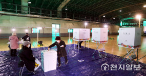 [천지포토] 배드민턴장에서 대선 투표