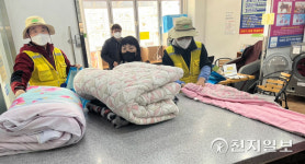 평택 세교동 자원봉사자, 취약계층에 이불빨래 서비스 실시