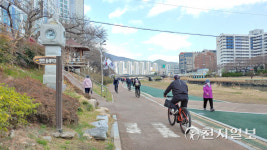 [천지포토] 온천천공원 봄나들이 나왔어요