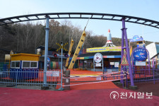 [르포] 청주랜드 어린이회관 2년 만에 재개장… 아이 동반 가족들 웃음꽃