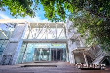 남해군 미조항 폐 냉동창고, 전시장·공연장으로 재탄생