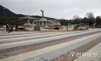 [천지포토] 한산한 청와대 분수대광장