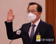 [천지포토] 선서하는 조승환 해양수산부장관 후보자