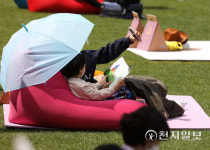 [천지포토] 주말 독서 나들이