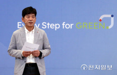 [천지포토] 롯데케미칼 ESG 사업 전략 발표하는 김연섭 경영본부장