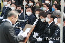 김영환 충북지사 당선인, 서울현충원 방문… 통합·화합 의지 드러내