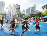 [천지포토] 여름엔 물놀이가 최고 나 잡아 봐라