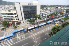 [천지포토] 도로 점령한 금속노조