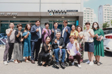 화성시의회 교육복지위원회 ‘화성시 소년소녀합창단’ 찾아 수상 축하