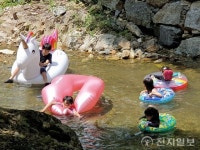 [천지포토] 충남 무더위 속 물놀이 즐기는 아이들