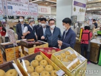 우성태 농협경제지주  농업경제대표이사, 추석 성수품 수급상황과 판매동향 점검