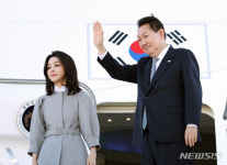 [속보]尹 대통령, 영국·미국·캐나다 5박7일 순방 마치고 귀국
