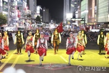 ‘흥으로 일상회복’ 천안흥타령춤축제 2022 ‘거리댄스퍼레이드’ 성료