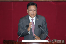 정진석 “민주당, 적폐 덮는 일에 골몰… 삼권분립 무너뜨려”