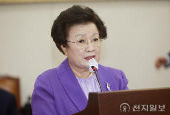 [포토] 인사말하는 이배용 국가교육위원장