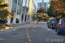 [포토] 출구 못 찾아 불편한 오산시청 주차장