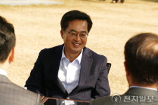 [포토] 도담소에서 담소 나누는 김동연 도지사