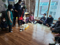 무주군 도시재생 동아리 도깨비장터, 경로당 두부 나눔 선행 펼쳐