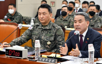 [포토] 질의 답변하는 이종섭 국방장관