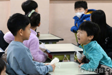 [포토] ‘마스크 착용 자유롭게’