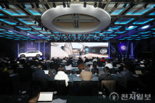 출범 20주년 벤츠코리아, 올해 신차 12종 출시 예고