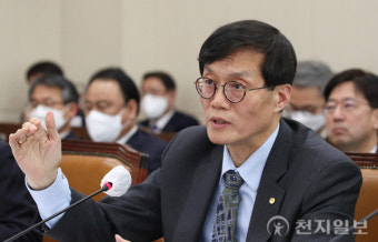 [포토] 답변하는 이창용 한은총재
