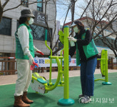 여수시 문수동 새마을회, 아이나래놀이터 방역 활동