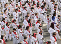 [포토] 다함께 태극 1장 품새 기네스 도전