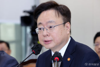 [포토] 답변하는 조규홍 복지부 장관