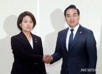 野 쌍특검 패스트트랙 동의안 제출… 대통령, 거부권 행사 쉽게 못 할 것