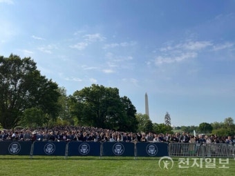 [포토] 백악관 행사 기다리는 방문객들