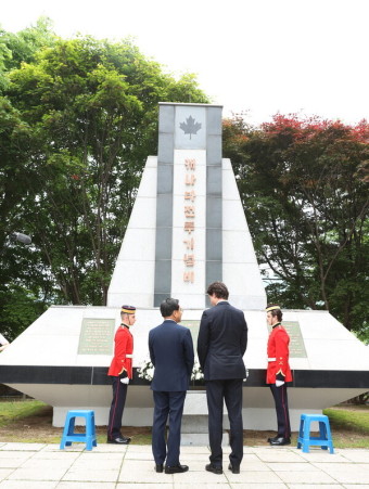 김동연 지사, 캐나다 총리 만나 '6.25 가평 전투' 참전 캐나다 군 추모