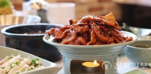 강진 불금불파… 매주 금요일 연탄돼지불고기 파티 즐긴다