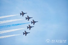 제61회 거제옥포대첩축제 성료… 다채롭고 풍성한 프로그램, 모두가 행복했다