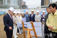용인시의회 도시건설위원회, 공용버스터미널 공사 현장 방문
