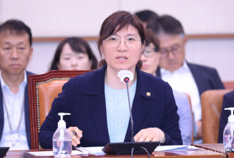 [포토] 의원질의 답변하는 장미란 문체부 2차관