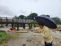 성길용 오산시의회 의장, 오산천 방문해 침수 피해 대비 점검