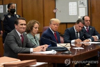 [국제in] 사법 리스크 미국 대선판도 흔드나… 트럼프 재판, 경선 날 열린다