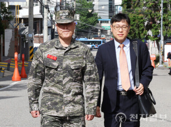 [포토] 국방부 검찰단 출석하는 박정훈 전 수사단장