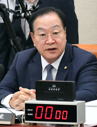 [포토] 발언하는 한기호 국방위원장