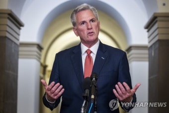 미국 역사상 첫 하원의장 해임안 통과… 매카시 
