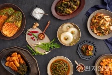 한국인 밥상에 빠지지 않는 김치… 간편식부터 명장요리까지 선보인다