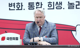 [포토] 생각에 잠긴 인요한 혁신위원장